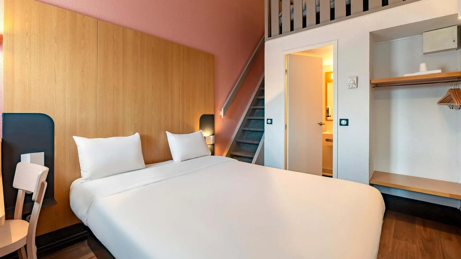 B&B HOTEL Saint-Etienne La Terrasse