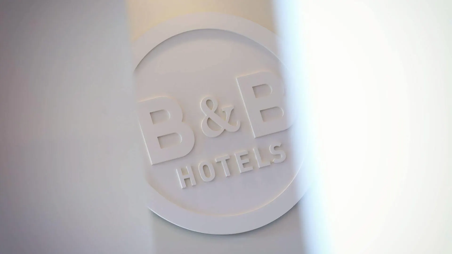 **  B&B HOTEL Saint-Etienne La Terrasse France