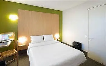B&B HOTEL Saint-Etienne La Terrasse
