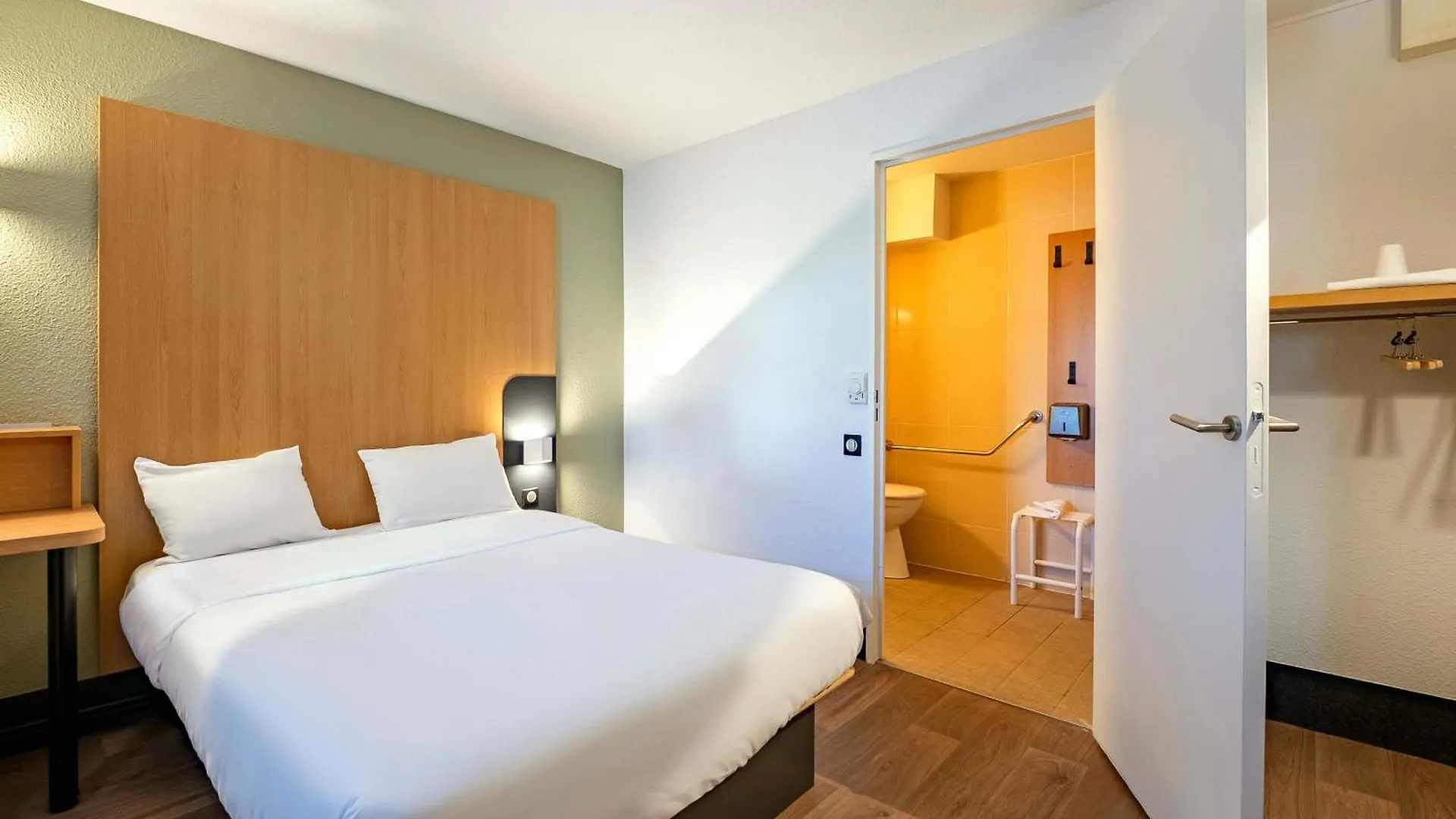 B&B Hotel Saint-Etienne La Terrasse